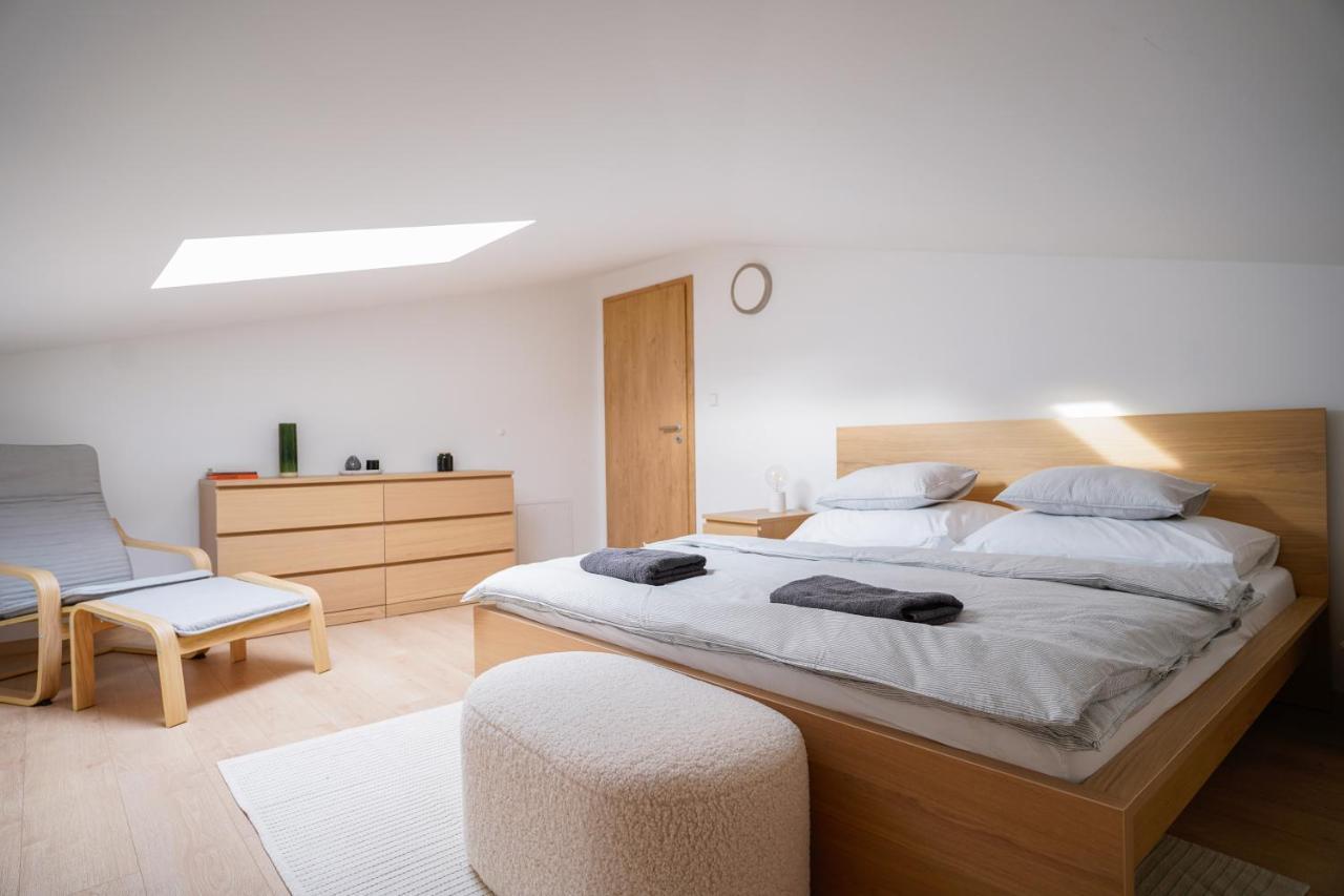 The Dante Villa Apartments Praha Bagian luar foto