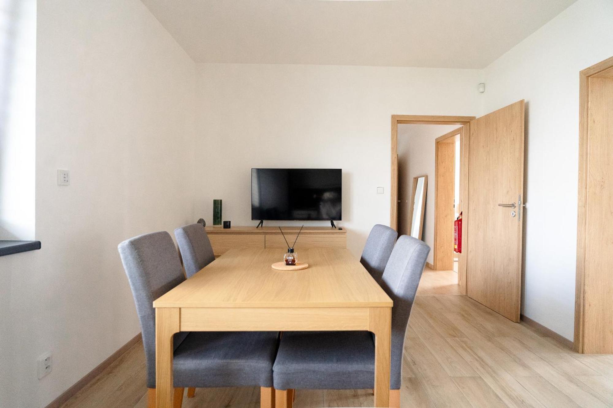 The Dante Villa Apartments Praha Bagian luar foto